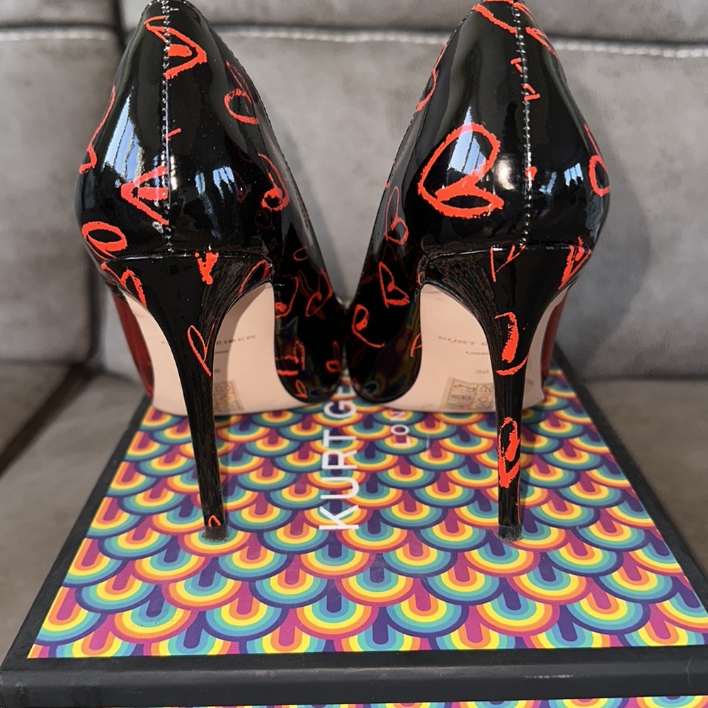 Pointed toe high heel 3.74” leather with heart accents. Only worn once - Picture 4 of 7